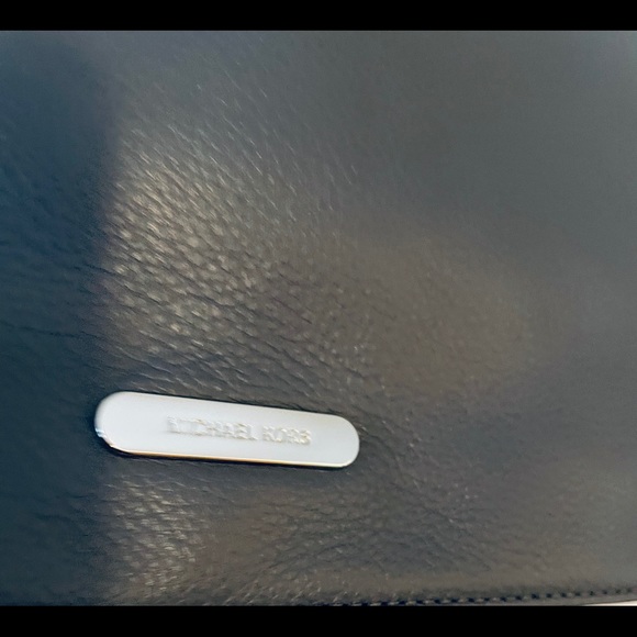 NWT Michael Kors Leather Envelope Handbag - Picture 3 of 8